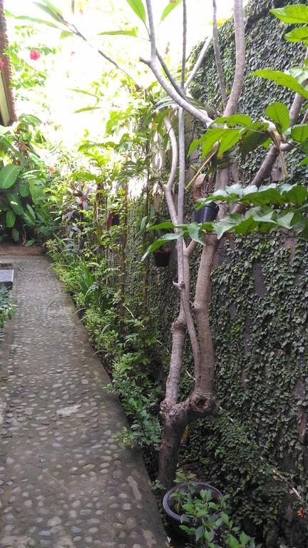 Santa Fe Homestay & Warong Amed Zewnętrze zdjęcie